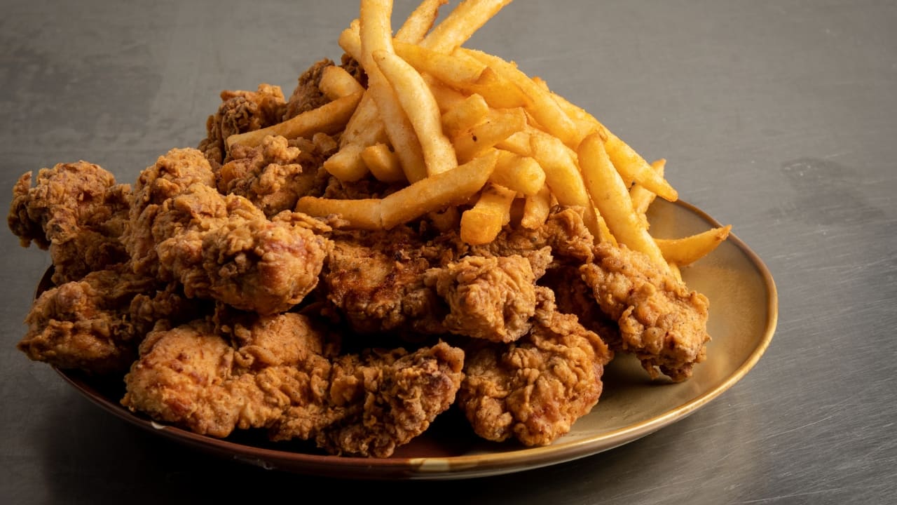 Highly processed and fried foods: Foods that are high in trans fats, such as fried foods and commercially baked goods, can contribute to inflammation and oxidative stress in the body, leading to elevated cortisol levels. These unhealthy fats not only promote weight gain and cardiovascular disease but also interfere with the body's ability to regulate stress effectively. Instead, opt for healthier cooking methods like baking, grilling, or steaming, and choose sources of healthy fats such as avocados, nuts, and olive oil (Image: Canva)