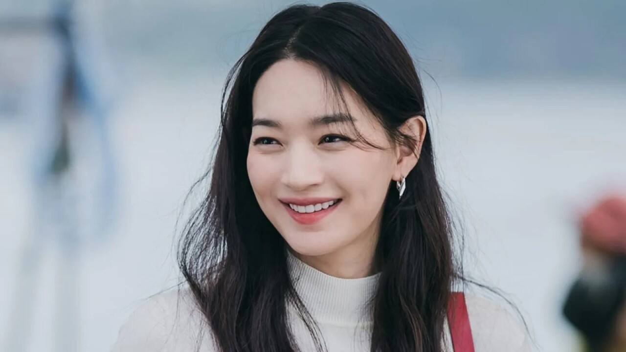 Shin Min Ah shares pictures from her 40th birthday celebration; thanks fans