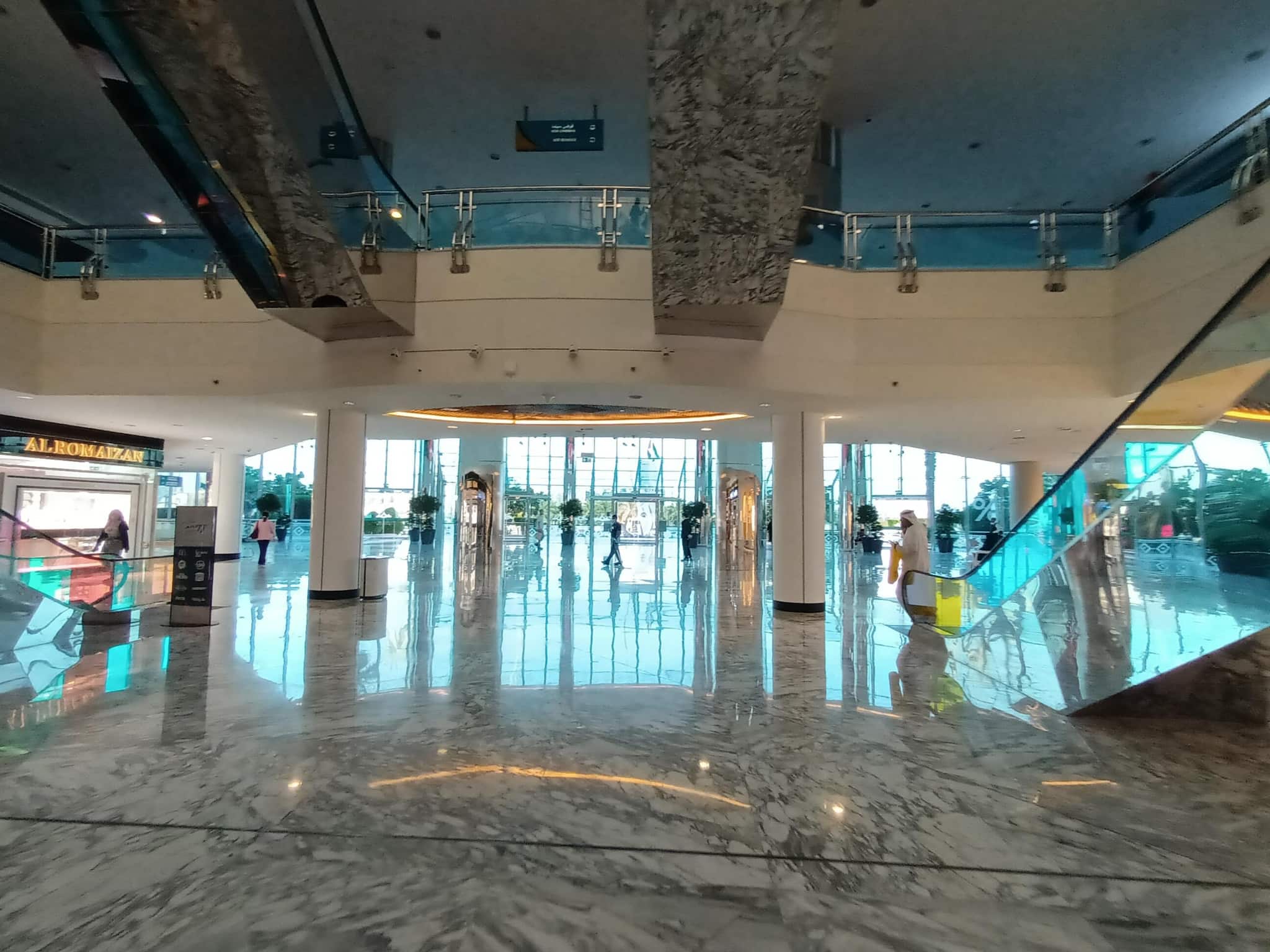 K Raheja Corp purchases SoBo Central Mall in South Mumbai for Rs 476 crore