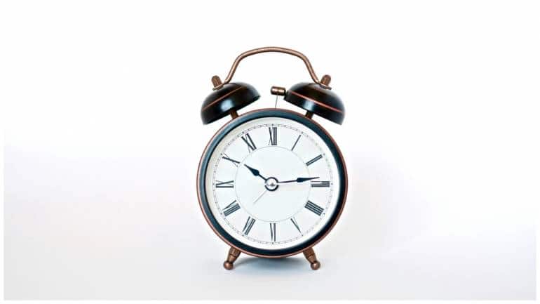 Company lists 5 rules for employees to stop 'time clock fraud': 'Use restroom before work'. Viral post - Vimarsana News
