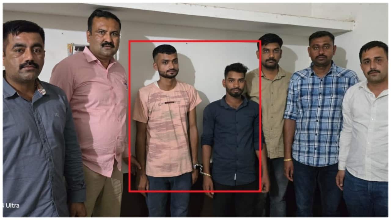 Police has arrested the two accused in the case. The have been identified as Vicky Gupta (24) and Sagar Pal (21). (Image: @Salmanki_Duniya/X)