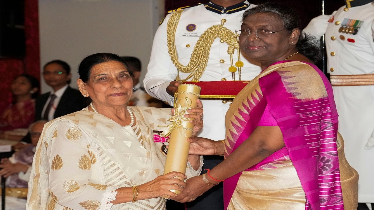 President Droupadi Murmu confers Padma Shri on actor Nirmal Rishi. he is best known for appearing in Punjabi movies like Nikka Zaildar, Nikka Zaildar 2, Long Da Lishkara and The Great Sardar. President Droupadi Murmu confers Padma Shri on actor Nirmal Rishi. he is best known for appearing in Punjabi movies like Nikka Zaildar, Nikka Zaildar 2, Long Da Lishkara and The Great Sardar.