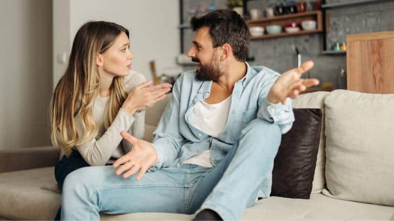 Jealousy, verbal abuse and other behavioural red flags to be aware of in a relationship - Vimarsana News