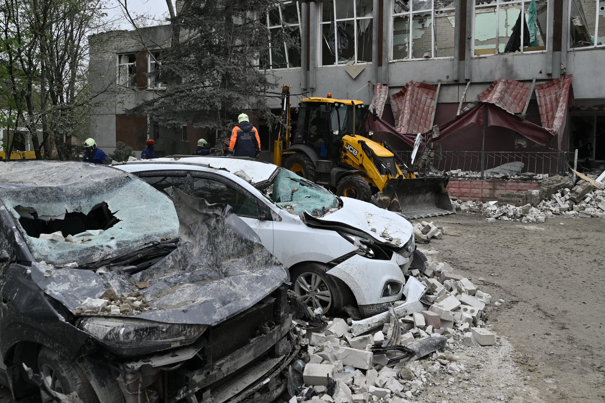 Deadly Russian strike hits Ukraine Chernigiv: A glimpse of the carnage