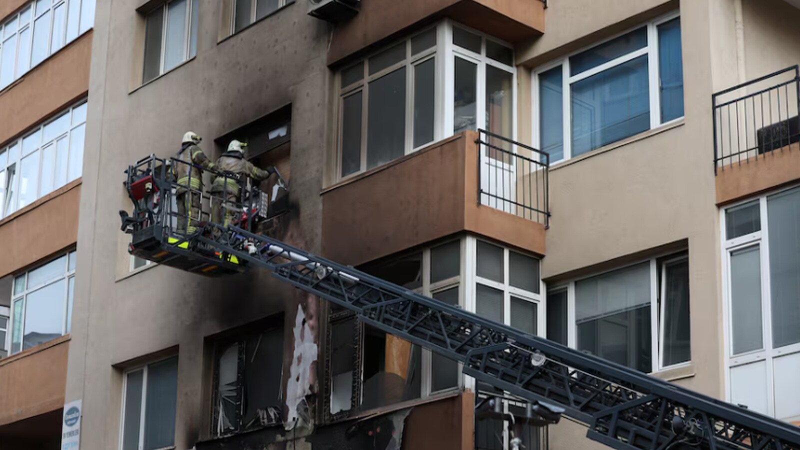 Istanbul nightclub fire kills 29 during renovation