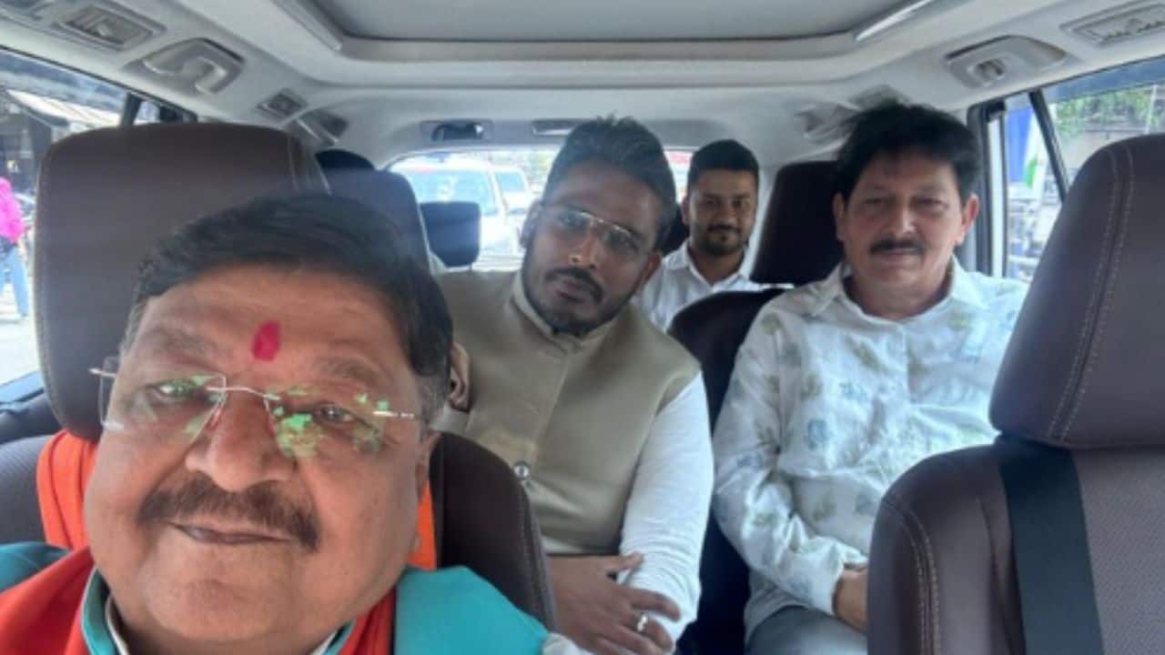 Setback for Congress as Indore Lok Sabha candidate Akshay Bam backs out - Vimarsana News