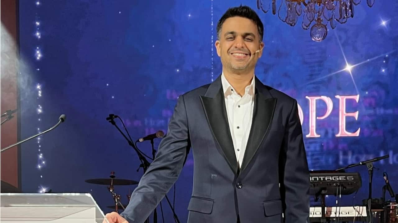 Comedian Rohan Joshi targeted in fake courier scam. What gave scamster away - Vimarsana News