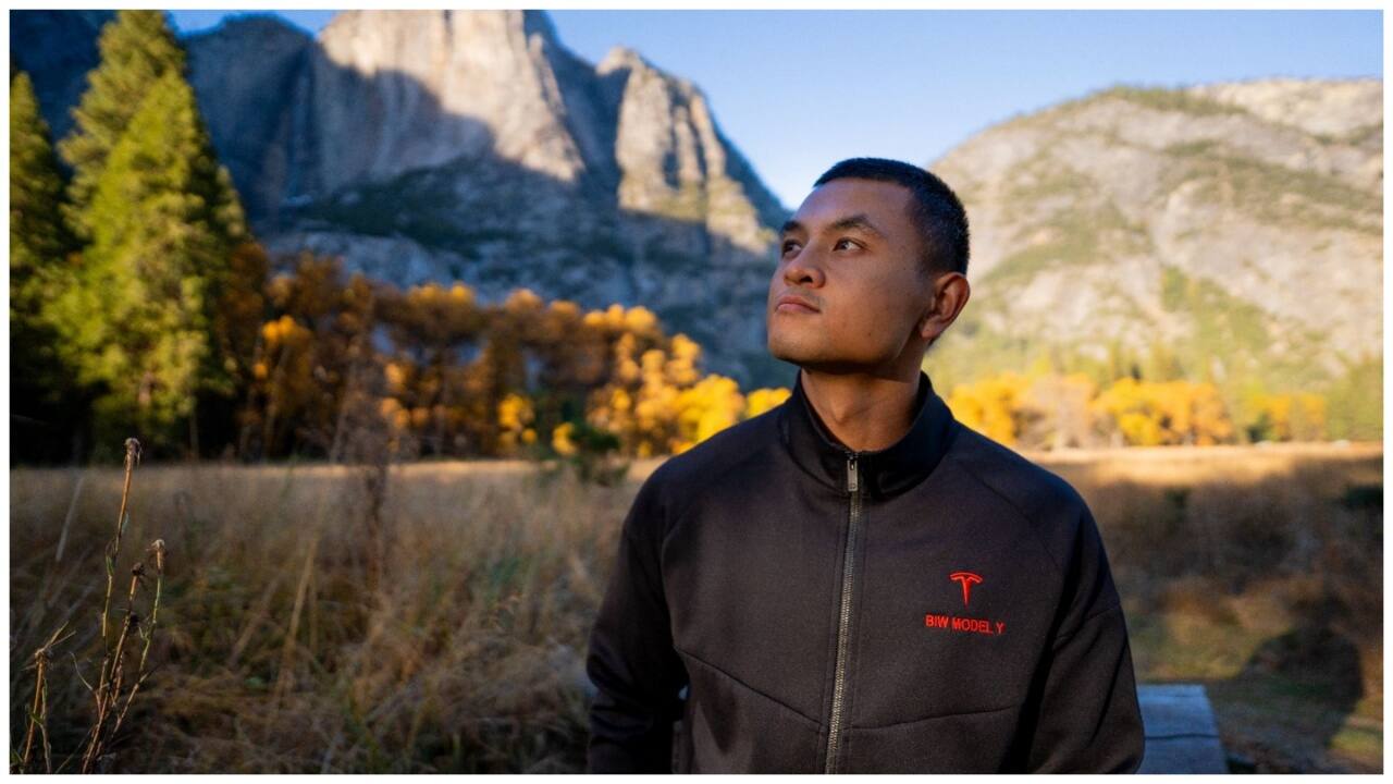 Laid-off Tesla employee shares sacrifices he made for company: 'slept in car, showered at factory' - Vimarsana News