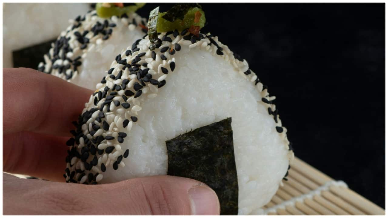 Japanese rice cakes, shaped with sweat in women's armpits, are selling at 10x prices - Vimarsana News