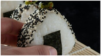 Japan's onigiri now has a new twist that has young women shaping rice balls with their armpits.