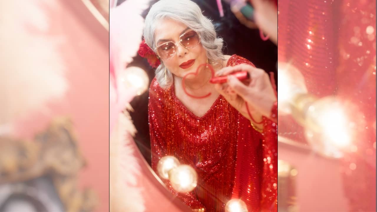 Zeenat Aman brings back retro charm with sultry red and vibrant pink lipstick - Vimarsana News