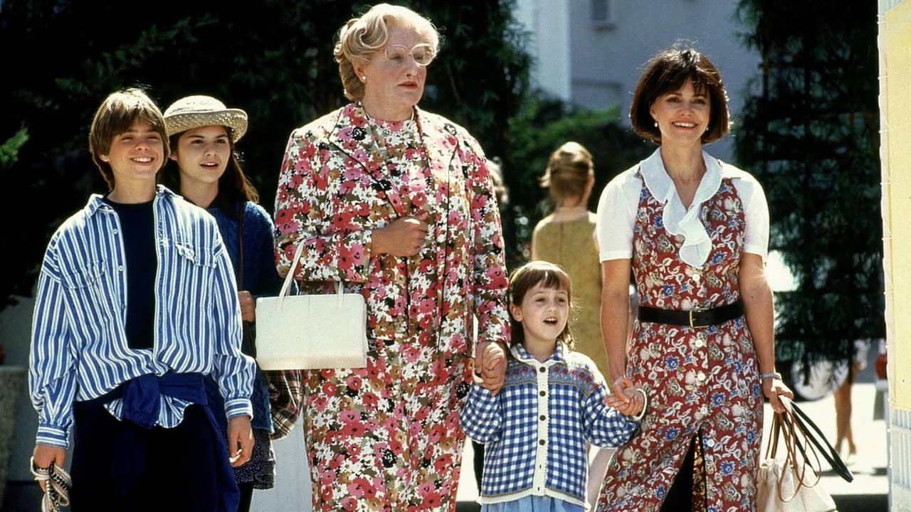 Iconic 'Mrs. Doubtfire' cast reunites after 30 years