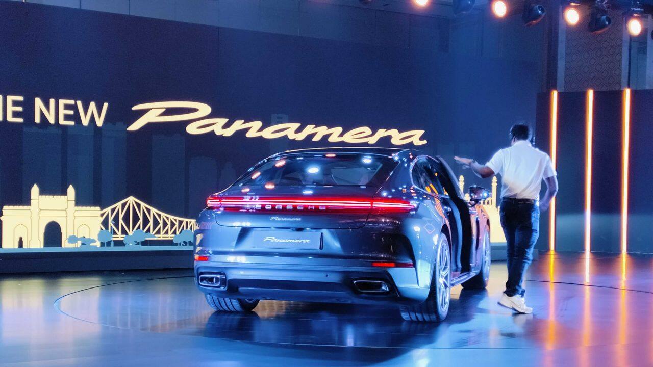Additionally, Porsche is standardising Matrix LED headlights on the Panamera. An optional high-resolution HD Matrix LED lighting system with more than 32,000 pixels per headlamp is offered. It provides whole new capabilities for illumination, such lane-specific brightness. Up to 600 metres can be illuminated. Additionally, Porsche is standardising Matrix LED headlights on the Panamera. An optional high-resolution HD Matrix LED lighting system with more than 32,000 pixels per headlamp is offered. It provides whole new capabilities for illumination, such lane-specific brightness. Up to 600 metres can be illuminated.