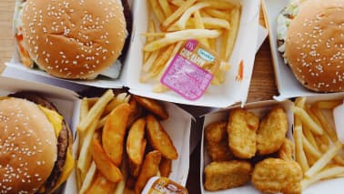 Trans fats: These are found in partially hydrogenated oils, often used in fried foods and baked goods. They not only promote inflammation but also contribute to heart disease. (Image: Canva)