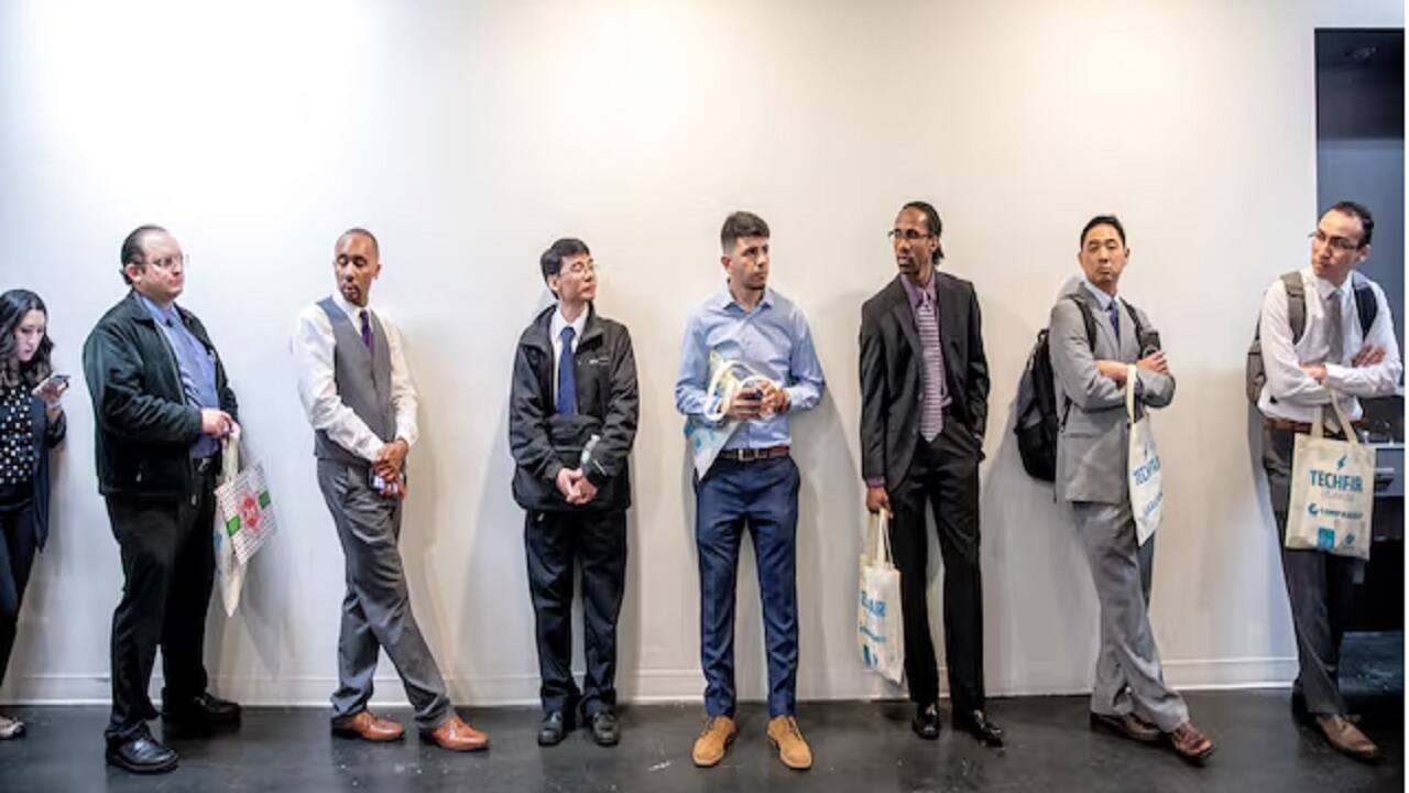 US jobless claims post biggest back-to-back drop since September
