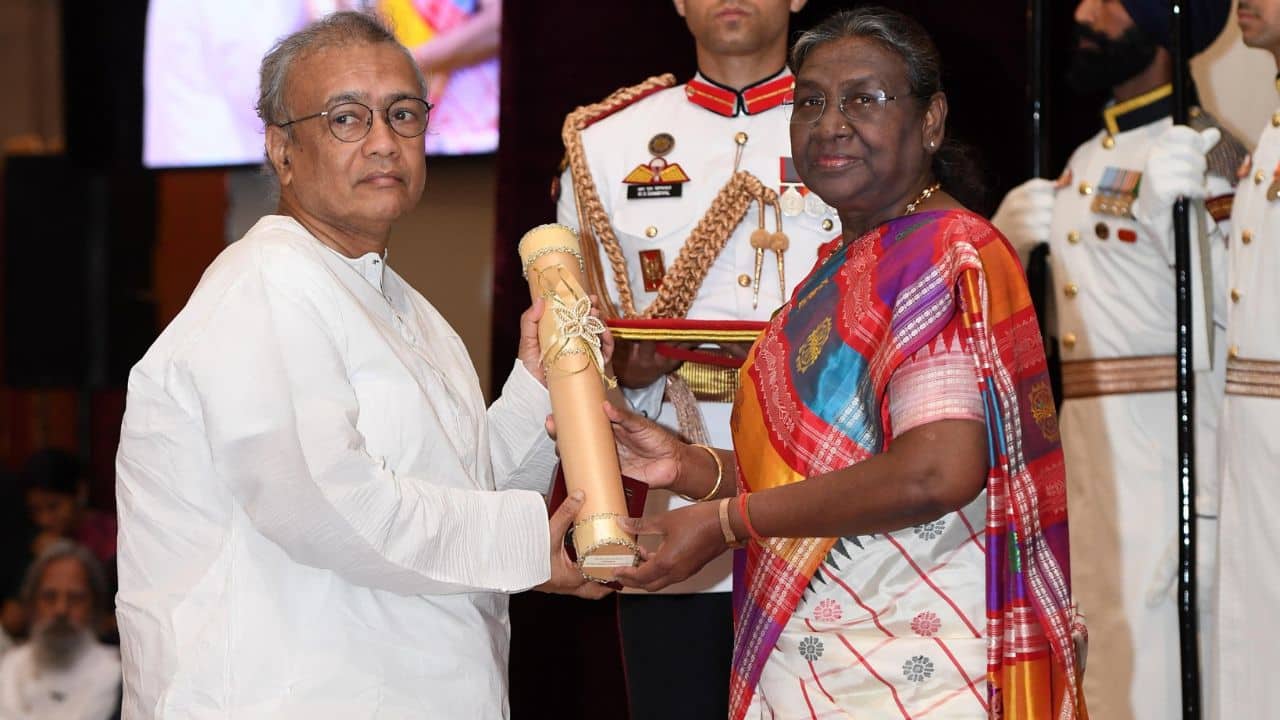 President Droupadi Murmu posthumously awarded Satya Brata Mookherjee the Padma Bhushan in the field of public affairs. He was a senior advocate and well-known attorney who committed his life to numerous public causes and put charity programs into place to help the underprivileged. In addition, Shri Mookherjee held positions as a union minister and member of parliament.