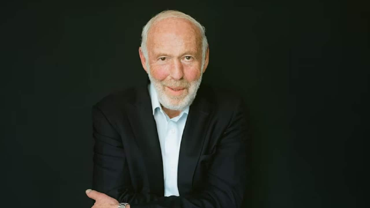 How Jim Simons pioneered quant investing to outperform Warren Buffett ...