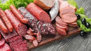 Processed Meats: The expert suggests that microwave radiation can cause processed meats to form cholesterol oxidation products (COPs), linked to cardiovascular issues like atherosclerosis and coronary artery disease. Heating processed meats in the microwave can accelerate the formation of these harmful compounds, posing risks to heart health. Opting for alternative cooking methods is advisable. (Image: Canva)