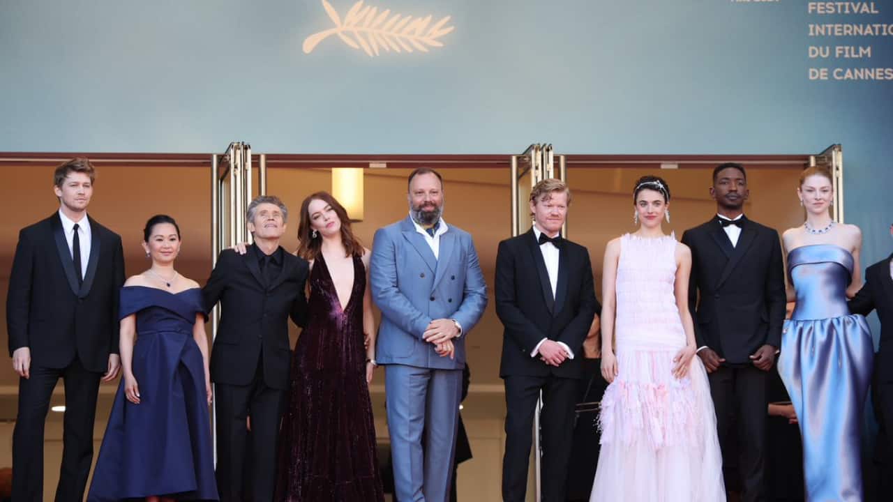 Yorgos Lanthimos walks out of Cannes screening after receiving 4 minute standing ovation - Vimarsana News