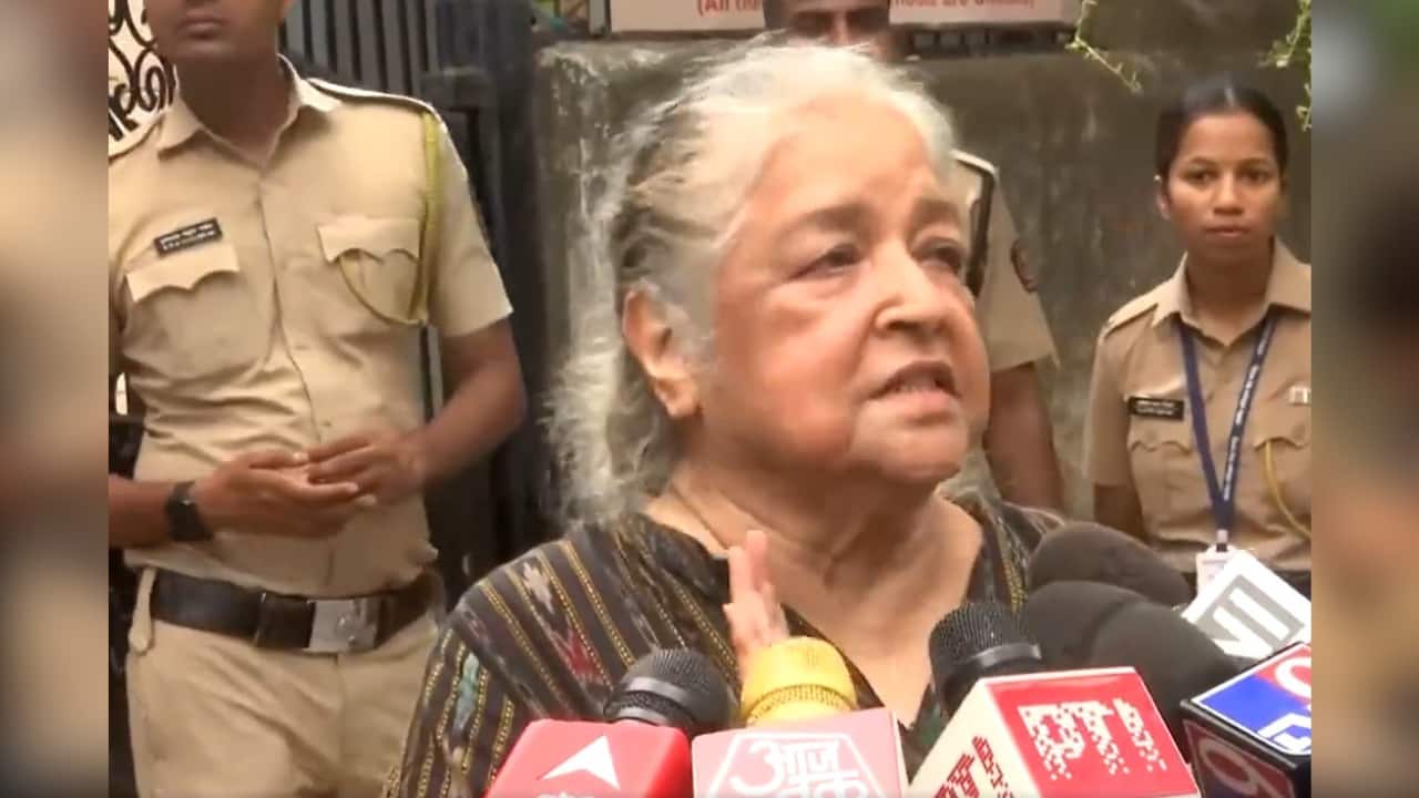 Actress Shubha Khote, 86, walks to the polling booth to cast her vote, says 'home voting nahi liya, thought people will get inspired seeing us’