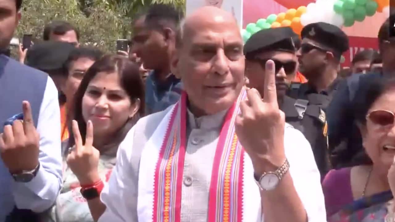 Rajnath Singh's firm counter to Kejriwal's 'PM will retire' dig - Vimarsana News