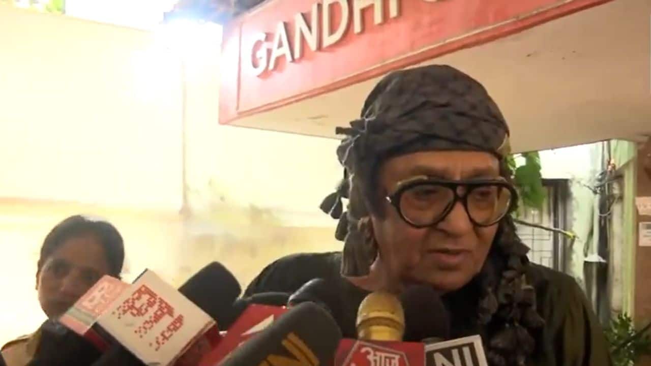 Mumbai: After casting his vote for #LokSabhaElections2024, actor Ranjeet says, &quot;Voting is our right. The country needs a good govt...&quot; (Image Source: ANI)