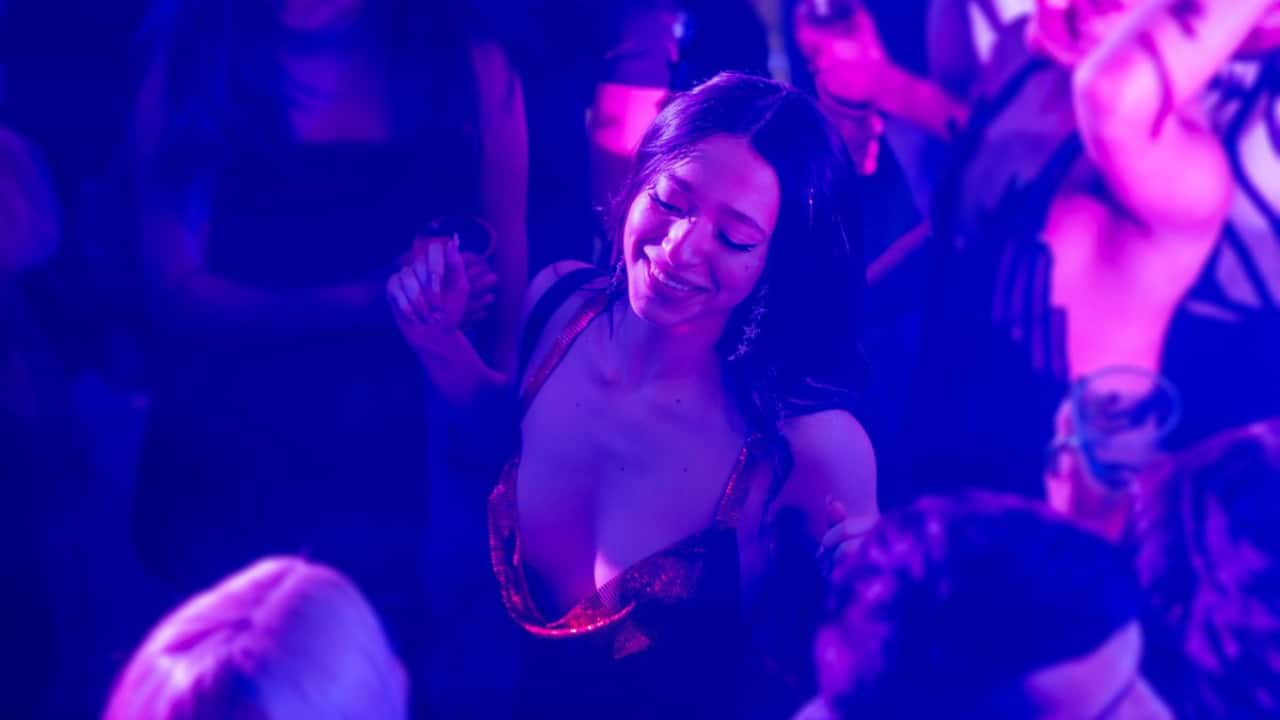 Sean Baker's 'Anora' draws in a 7.5 minute standing ovation at Cannes, Mikey Madison is getting Oscar buzz - Vimarsana News
