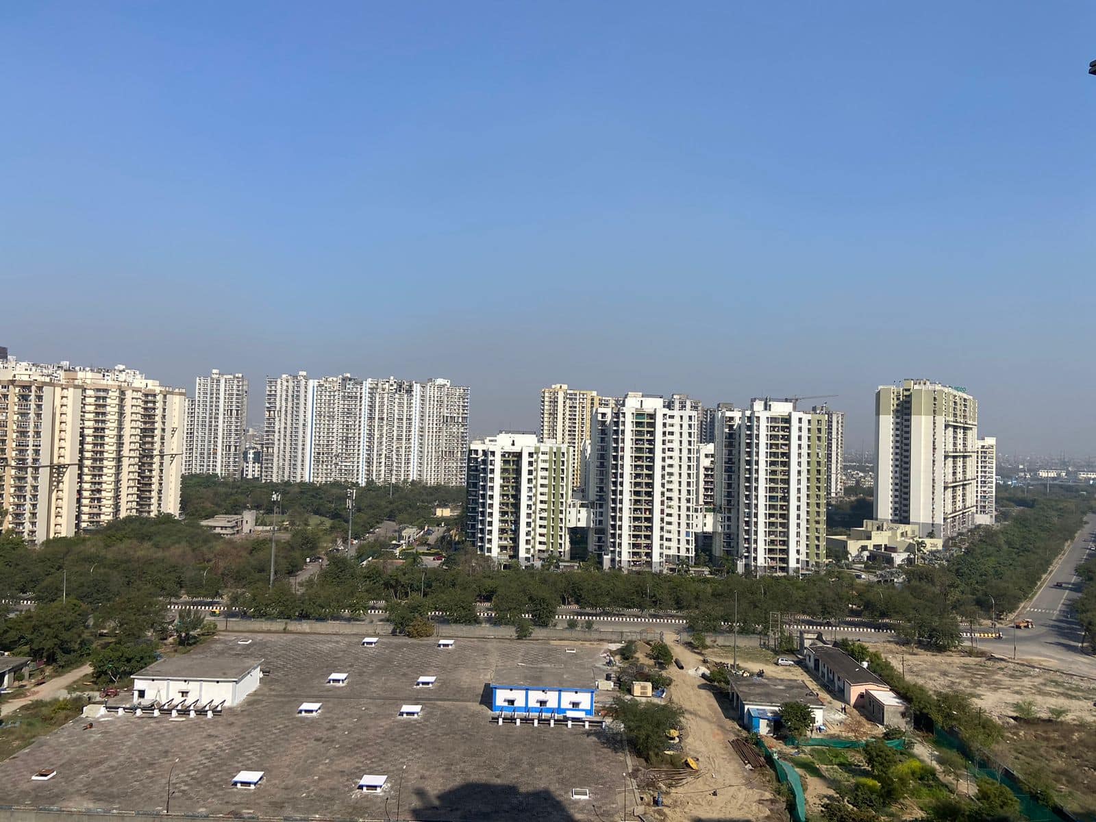 Noida Authority sells 149 plots in FY24, gets Rs 1.03 lakh crore of investment commitments - Vimarsana News
