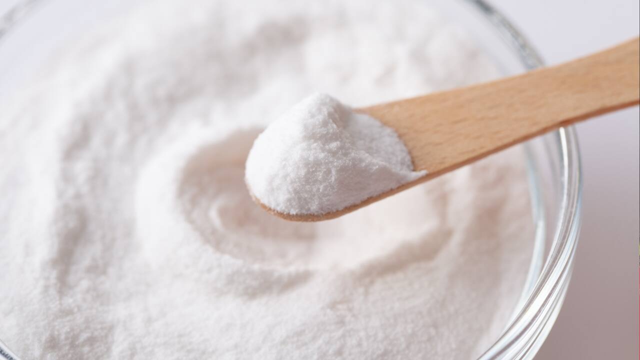 Aspartame Sources: Many sugar-free products. Effects: Aspartame has been linked to behavioral and cognitive problems, disrupted neurotransmitter production, and increased brain vulnerability to oxidative stress. While the evidence is mixed, some studies suggest that artificial sweeteners can have adverse effects on mental health. Alternatives: Natural sweeteners or reducing overall sweetener intake can help minimize potential risks. Consider using honey, maple syrup, or stevia in moderation. (Image: Canva)