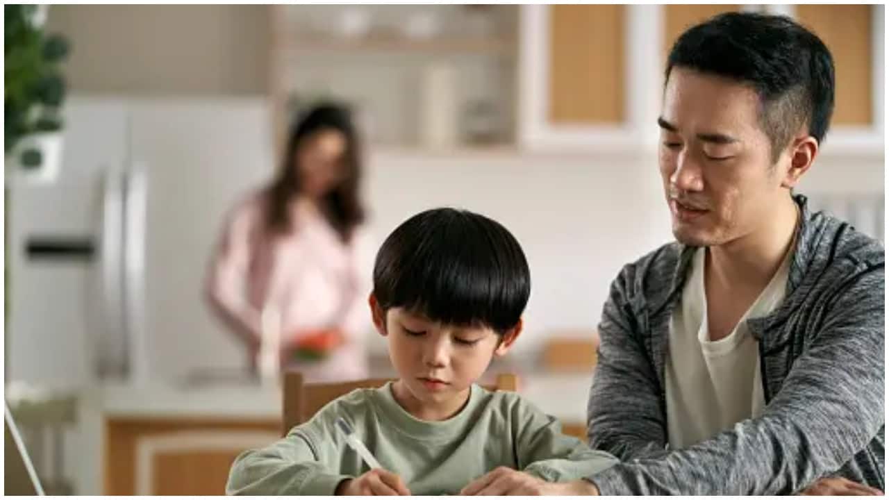 China boy suffers ruptured spleen after father hurls pomegranate at him over homework - Vimarsana News