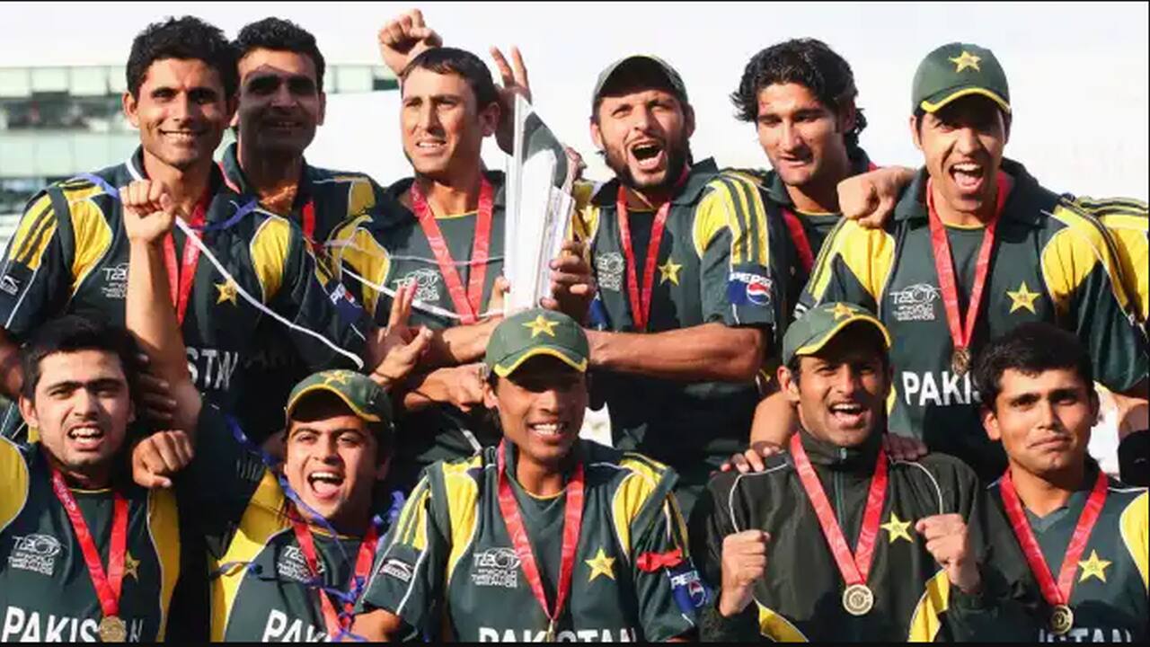Pakistan team winning 2009 T20 world cup against Sri Lanka at Lord's cricket ground. Pakistan team winning 2009 T20 world cup against Sri Lanka at Lord's cricket ground.