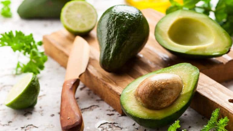 Health benefits of avocados: These fruits help reduce bad cholesterol (LDL) levels while increasing good cholesterol (HDL). Avocados also contain potassium, which helps regulate blood pressure (Image: Canva)