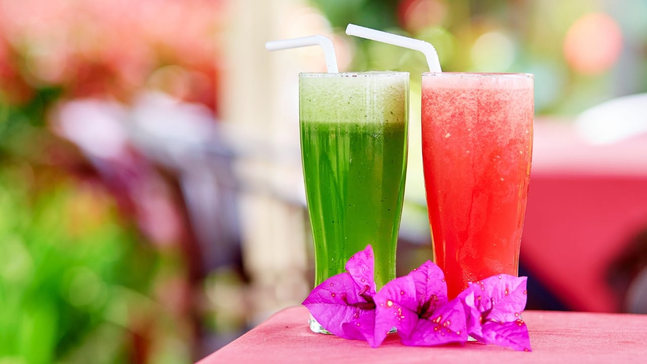 Stay hydrated in summer: 8 simple, healthy beverages you can make in 10 minutes