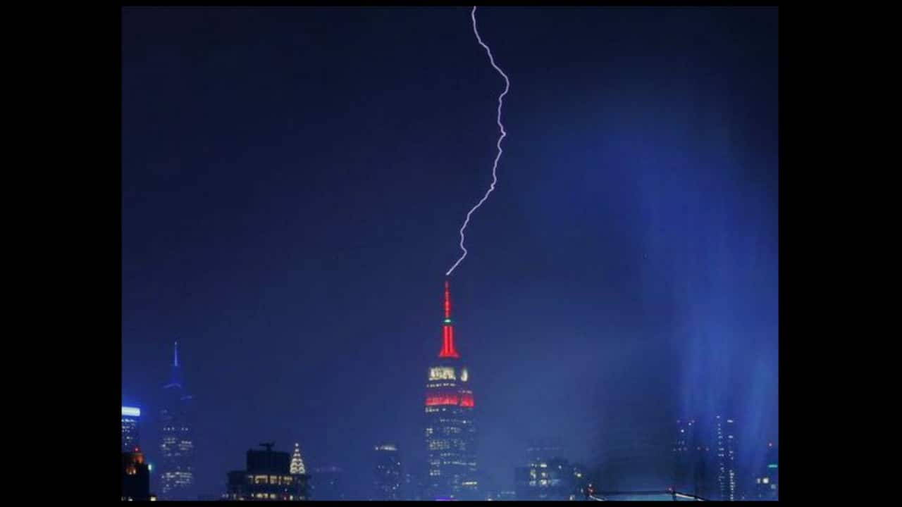 Lightning strikes iconic New York skyscrapers - Empire State Building ...