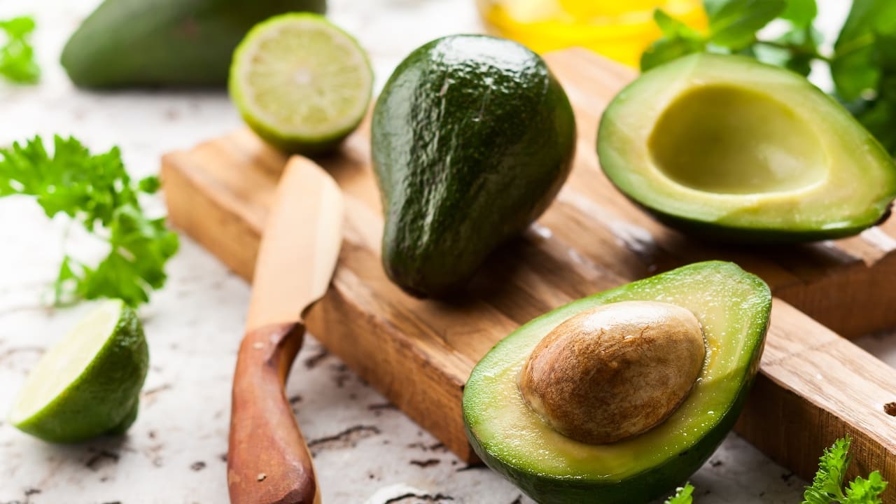 Avocados: Healthy Fats and Fiber: Avocados are high in monounsaturated fats and fiber, both of which help reduce liver fat and improve overall liver health. Antioxidants: Packed with antioxidants like glutathione, which protects liver cells from damage. Liver Protection: Contains compounds that help repair liver cells and reduce liver inflammation. (Image: Canva)