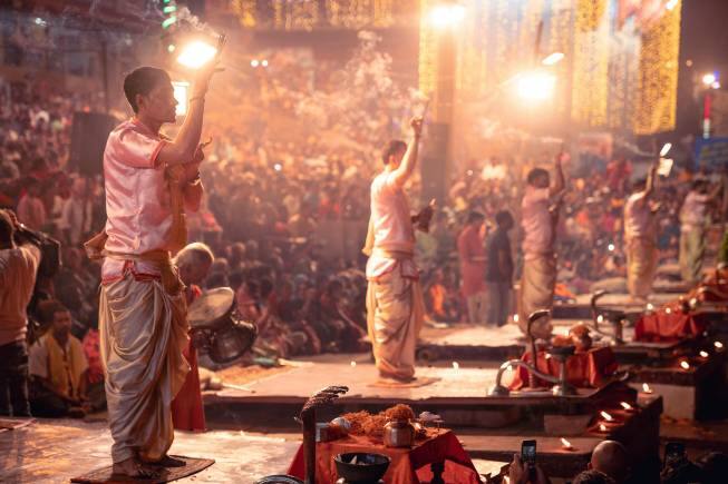 Ganga aarti in Varanasi. (Photo: Yogendra S via Pexels)