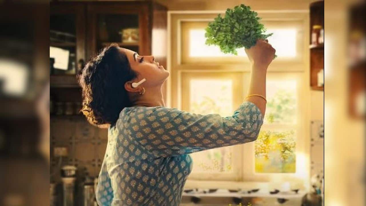 Sanya Malhotra clinches Best Actress award for her performance in ‘Mrs’ at New York Indian Film Festival Sanya Malhotra clinches Best Actress award for her performance in ‘Mrs’ at New York Indian Film Festival