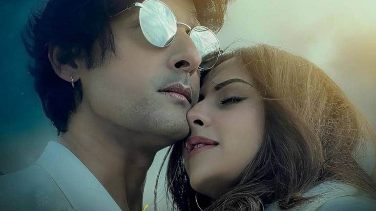 Ve Haaniyaan is co-produced by Ravi Dubey and Sargun Mehta through their production company, Dreamiyata.