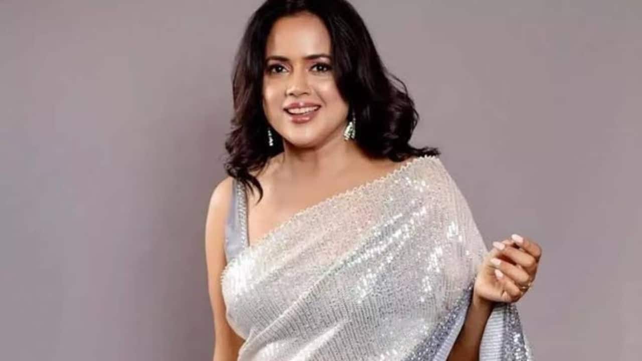 Sameera Reddy reveals she was asked to get boob job and apply filters, says, 'didn’t want something like that inside me, I’ll show my skin when it is bad'