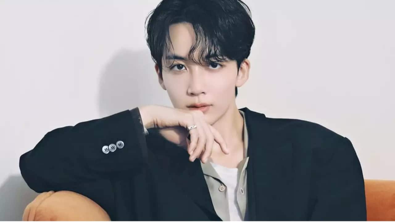 SEVENTEEN’s S.Coups sits out of 17 IS RIGHT HERE fansign due to health concerns