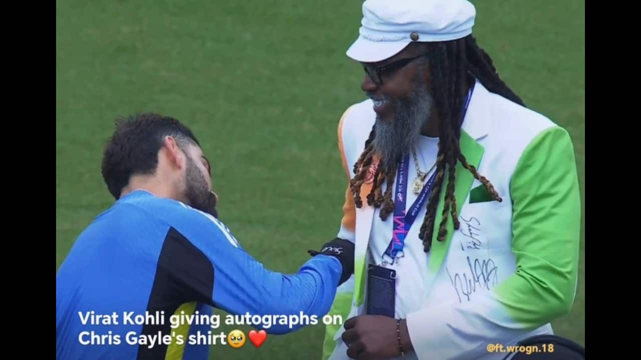 Chris Gayle takes autograph of Virat Kohli and others on his coat ahead of India VS Pakistan T20 World Cup match, see pic