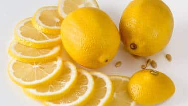 1. Lemon: Properties: Lemons are high in vitamin C and citric acid. Benefits: Lemon helps to brighten the skin and reduce scars. Acting as an astringent, lemons can reduce oil and bacteria on the skin, helping to prevent and treat acne. (Image: Canva) 1. Lemon: Properties: Lemons are high in vitamin C and citric acid. Benefits: Lemon helps to brighten the skin and reduce scars. Acting as an astringent, lemons can reduce oil and bacteria on the skin, helping to prevent and treat acne. (Image: Canva)
