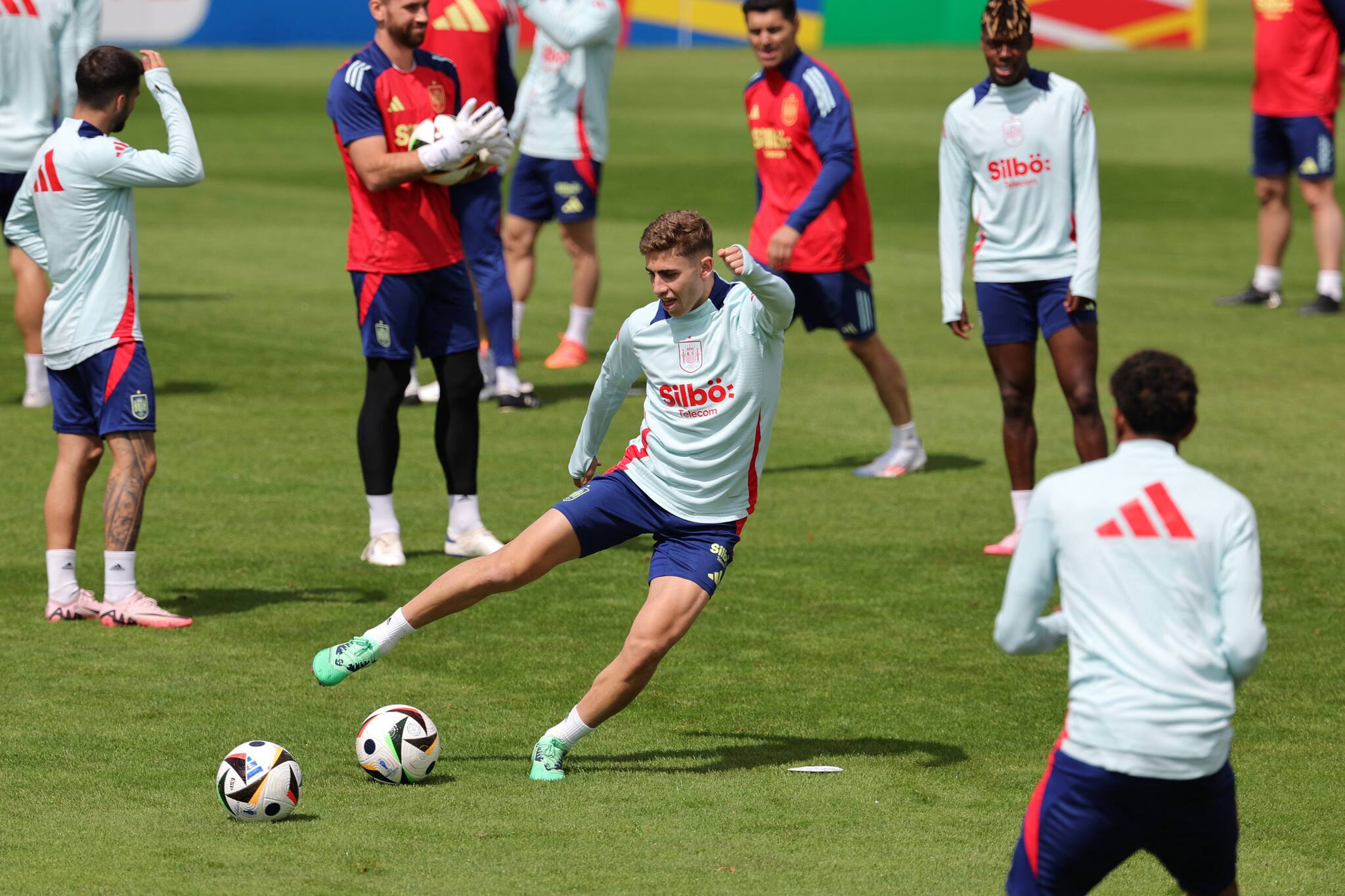 The prospect of Italy -- who are in the same group as Spain -- successfully defending their title seems slightly remote, but it would be foolish to rule them out. "This Italy team is underrated and very competitive," insisted legendary former Azzurri goalkeeper Gianluigi Buffon. (AFP Photo)