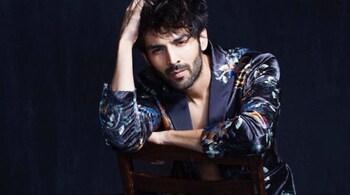 During their foodie adventure, they stumbled upon an intriguing Bollywood connection linked to one of the momo shop owners.