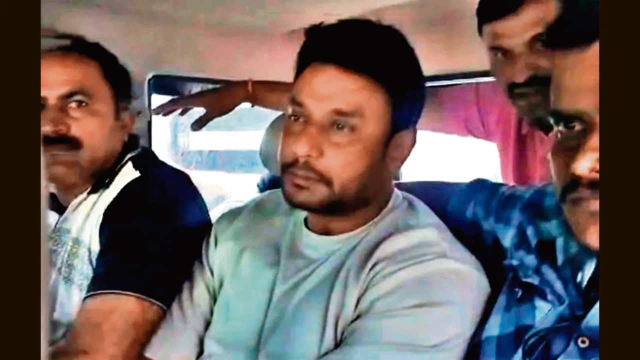 Kannada actor Darshan Thoogudeepa murder case: Police recover iron rods and wooden clubs from his house
