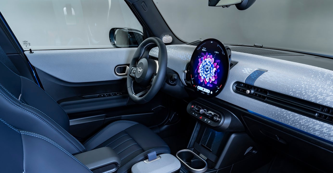 The design of the front end of the new MINI Cooper 5 Door is reduced to the essentials and is reminiscent of the purist design of the classic MINI