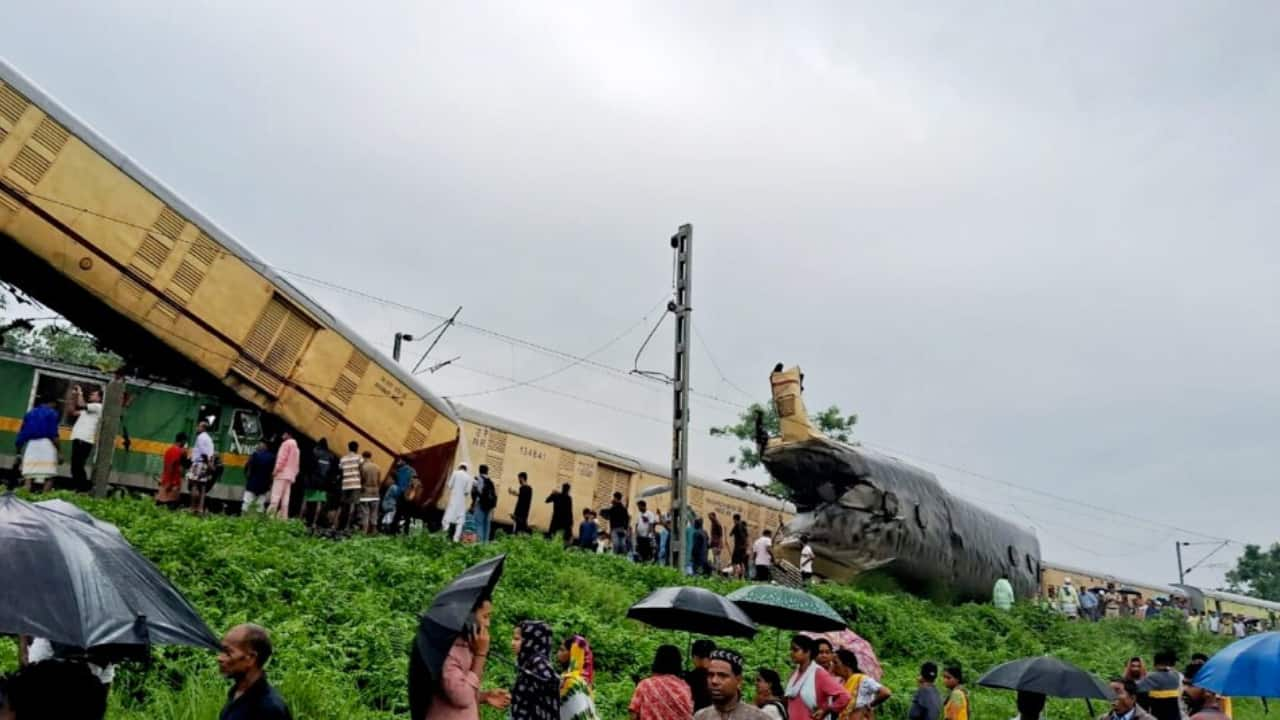 Kanchanjunga Train Accident: Death Toll Rises To 15, Dozens Injured, PM ...