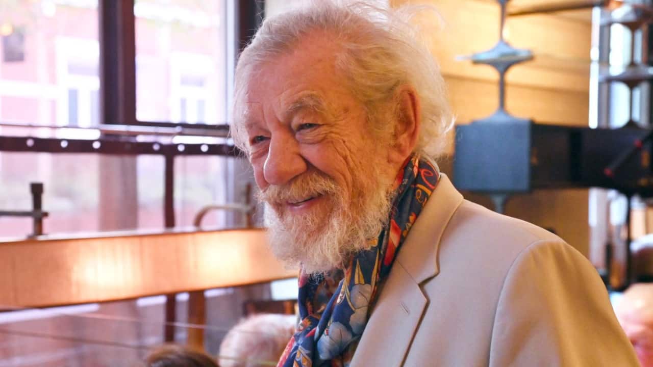 ‘Lord of the Rings’ actor Ian McKellen to make ‘full recovery’ after falling off stage