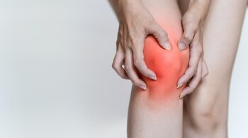 Eat a balanced diet rich in anti-inflammatory foods like fruits, vegetables, whole grains, lean proteins, and healthy fats to get relief from chronic pain. (Image: Canva)