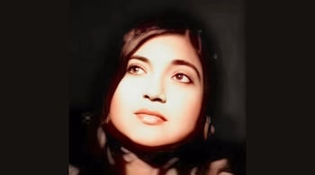 She further asked her fans to keep her in their prayers and said that she would make a comeback soon. She also warned youngsters against the use of loud music and headphones.